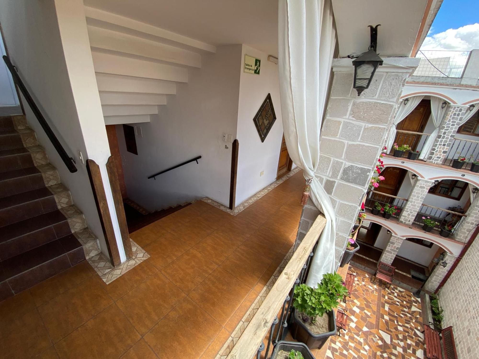 Hotel Golden Rest Latacunga Zewnętrze zdjęcie